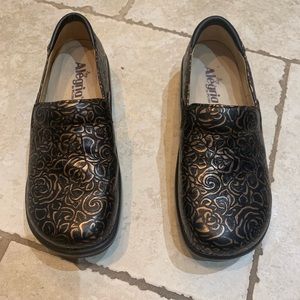 Alegria Keli Bronze Bouquet Shoes